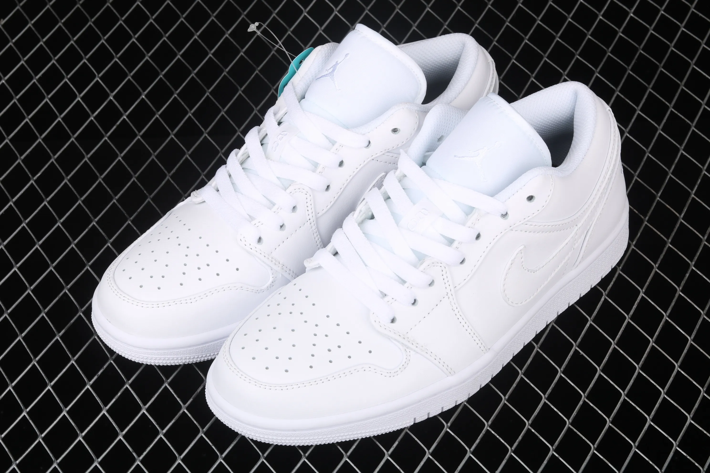 All categories Air Jordan Jordan series basketball shoes Air Jordan 1 Low New version Air Jordan 1 Low AJ1 Joe 1 low top leather cultural and leisure sports sneakers 553558-112